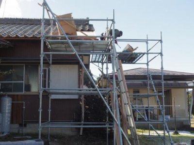 【工事中】岐阜県岐阜市 腐食した瓦屋根下地を新しくしています！ | 施工事例