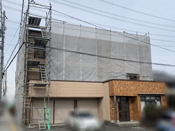 足場　屋根工事　リフォーム